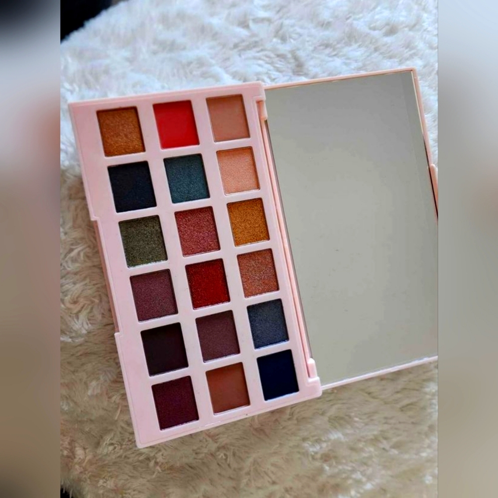 Makeup palette